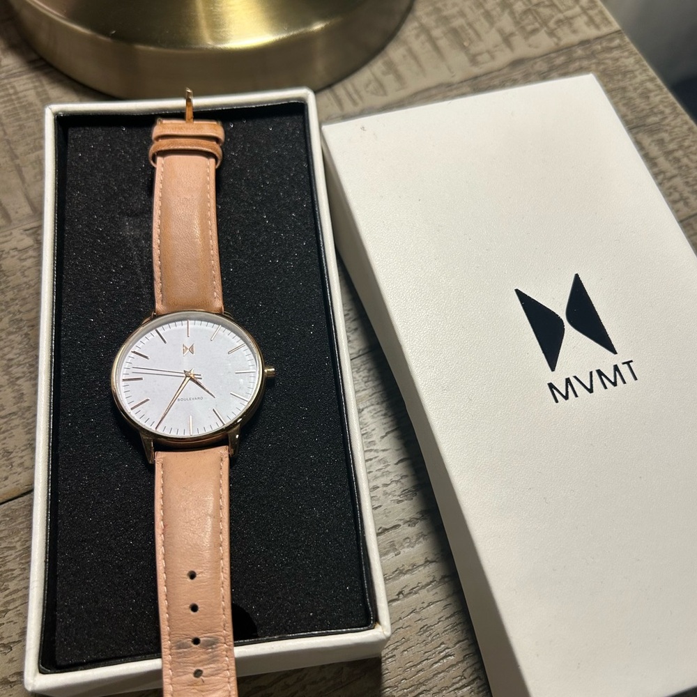 MVMT Boulevard Watch in Rosegold